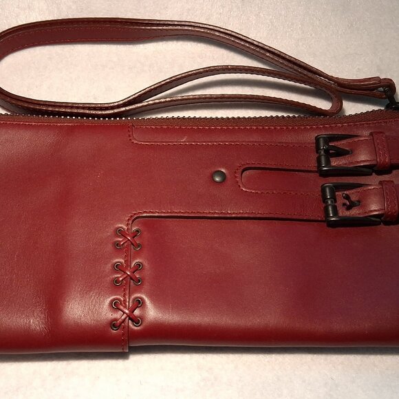 Gucci Burgundy Leather Clutch with COA - Picture 2 of 16